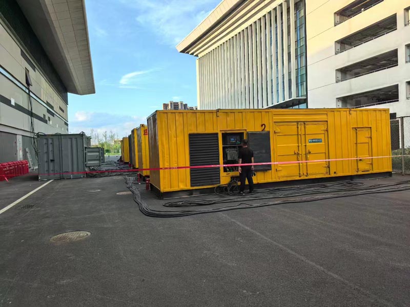 伊宁县柴油发电机冬季保养注意事项？