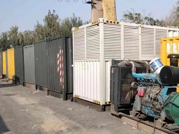 伊宁县200KW柴油发电机机组每小时油耗是多少?